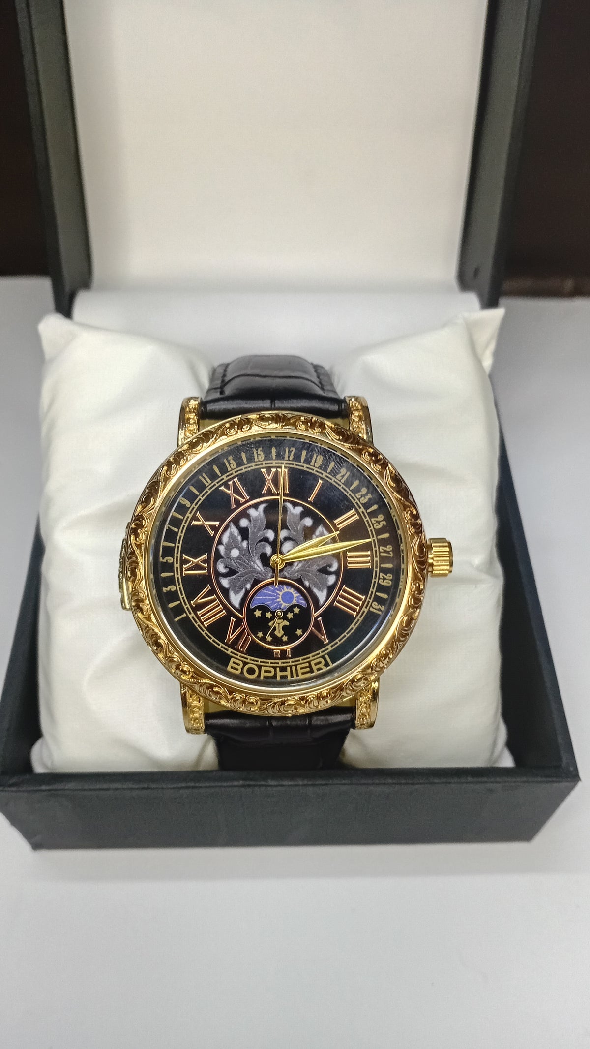 Royal Heritage Edition – Engraved Gold Case & Black Dial